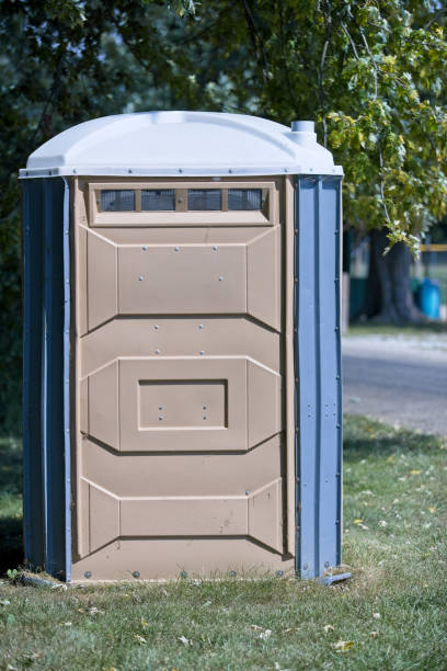Portable Toilet Options We Offer in Clay, AL
